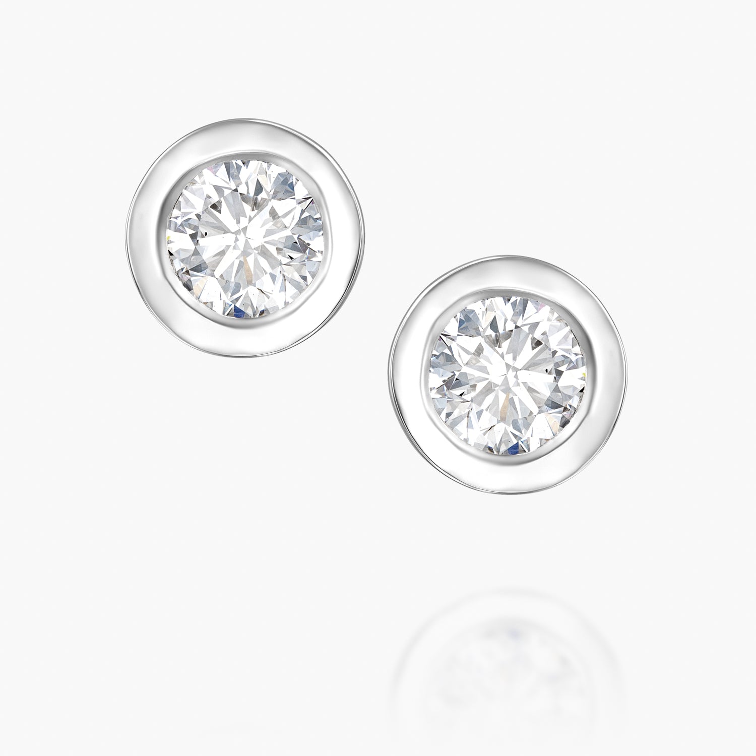 עגילי ספוטלייט צמודים