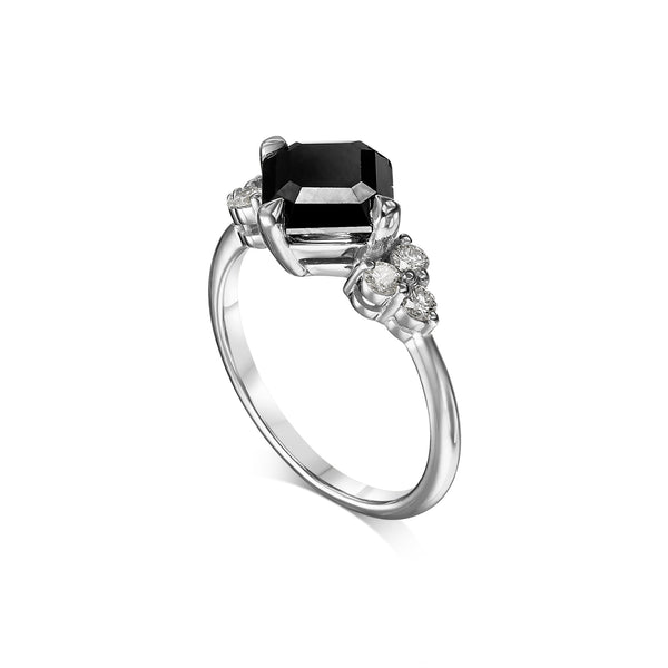 טבעת אמרלד מרובעת יהלום שחור