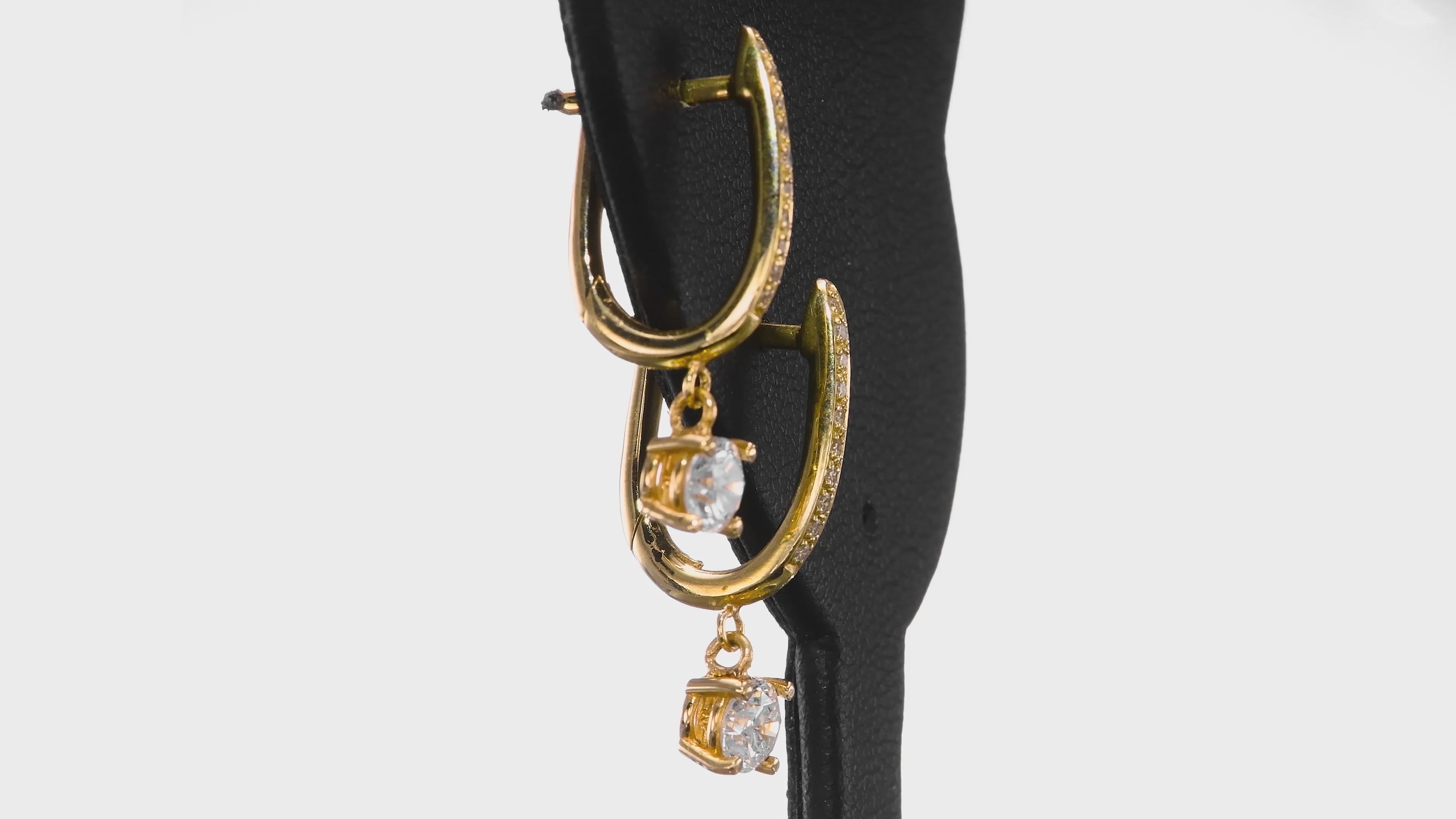 עגילי תלייה עם מתלה