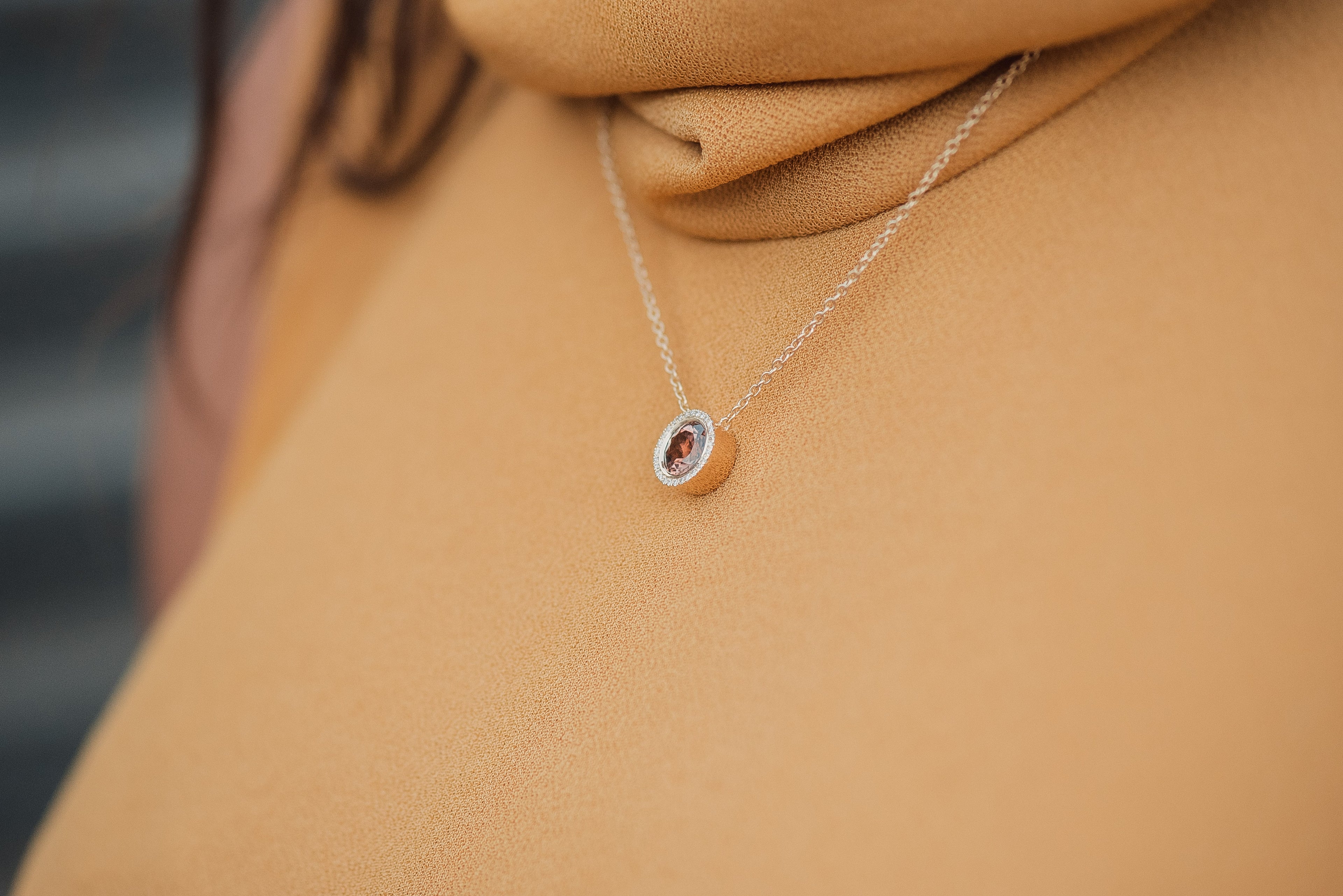 שרשרת מורגנייט עם הילה