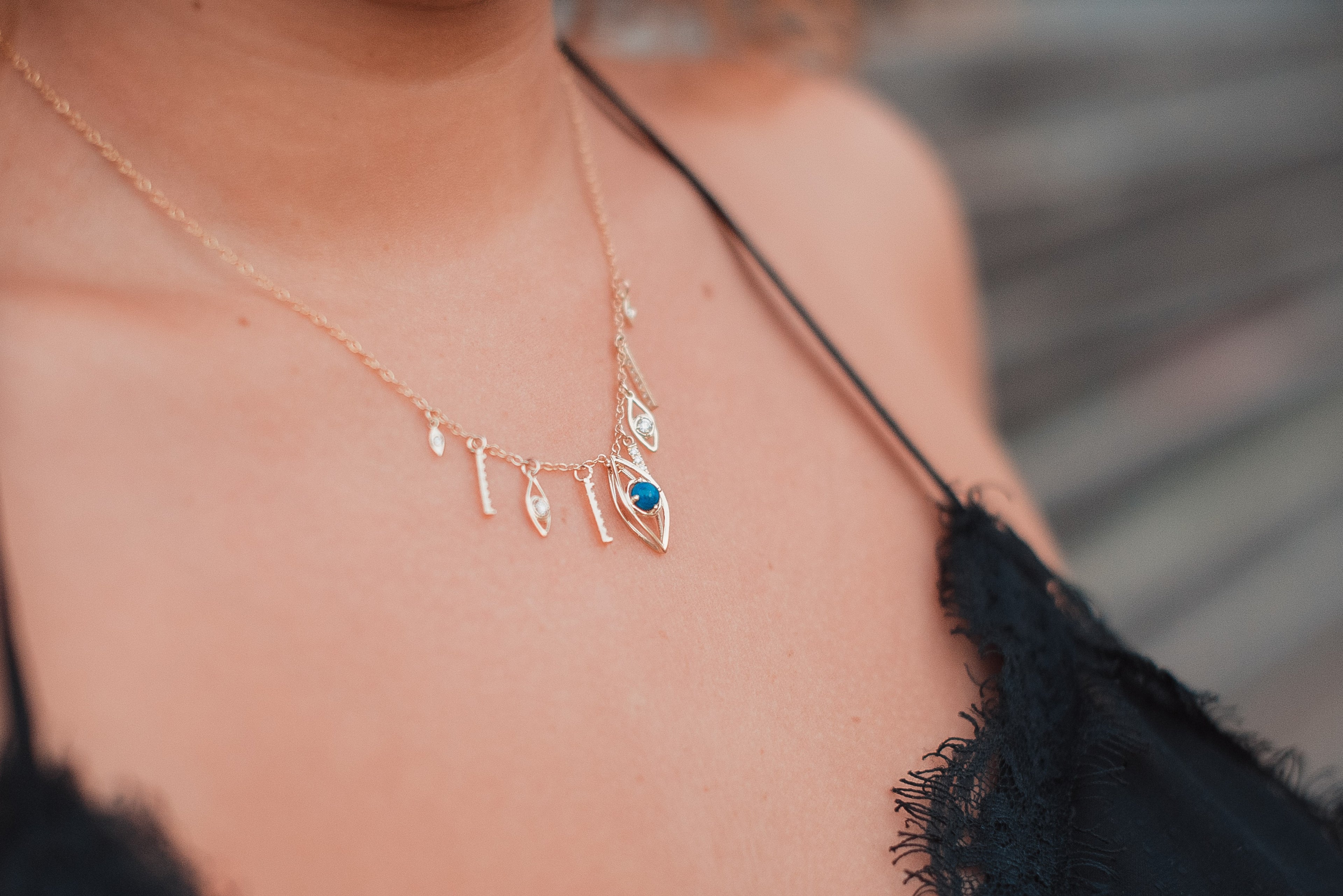 שרשרת עיניים