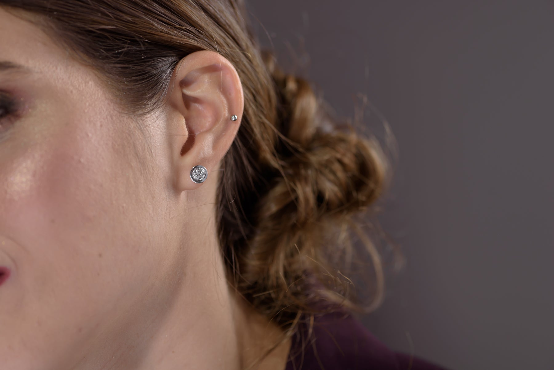 עגילי ספוטלייט צמודים