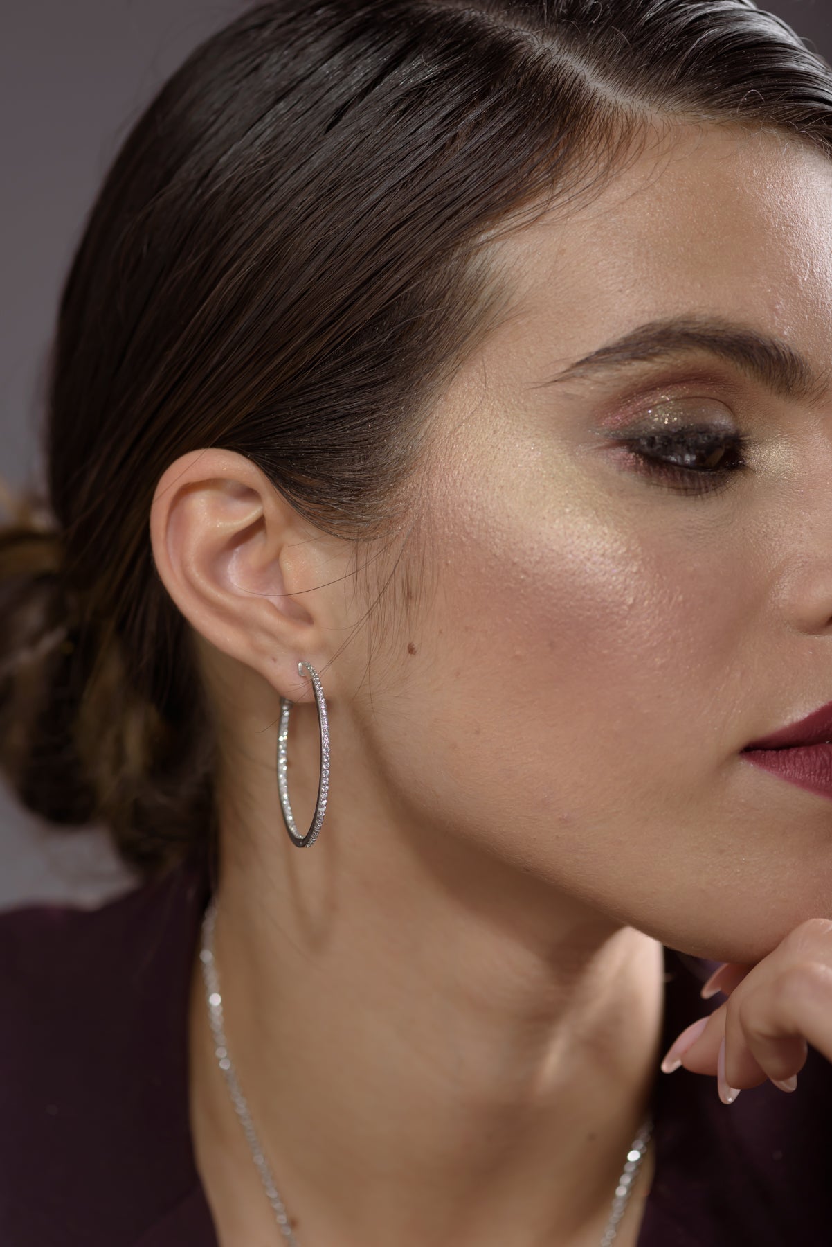 עגילי חישוק משובצים