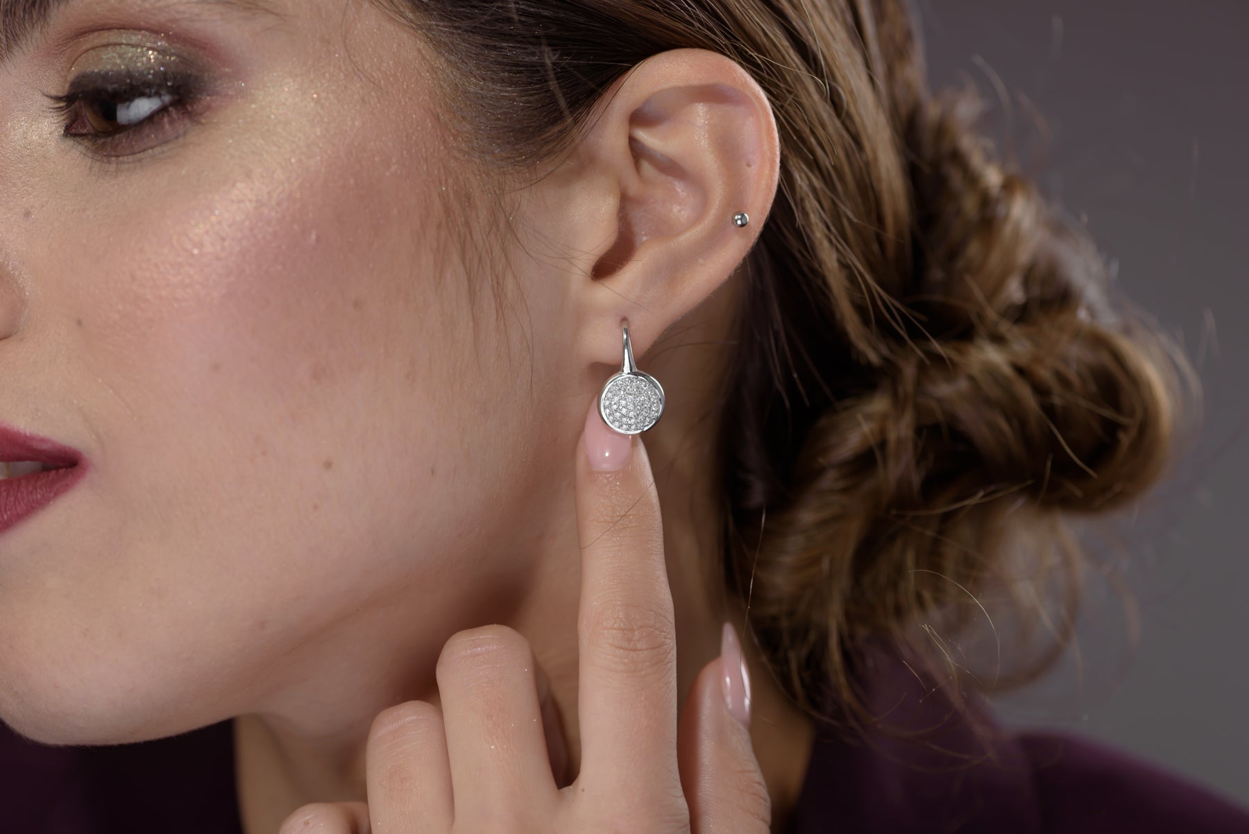 עגילי תלייה בשיבוץ צפוף עגול