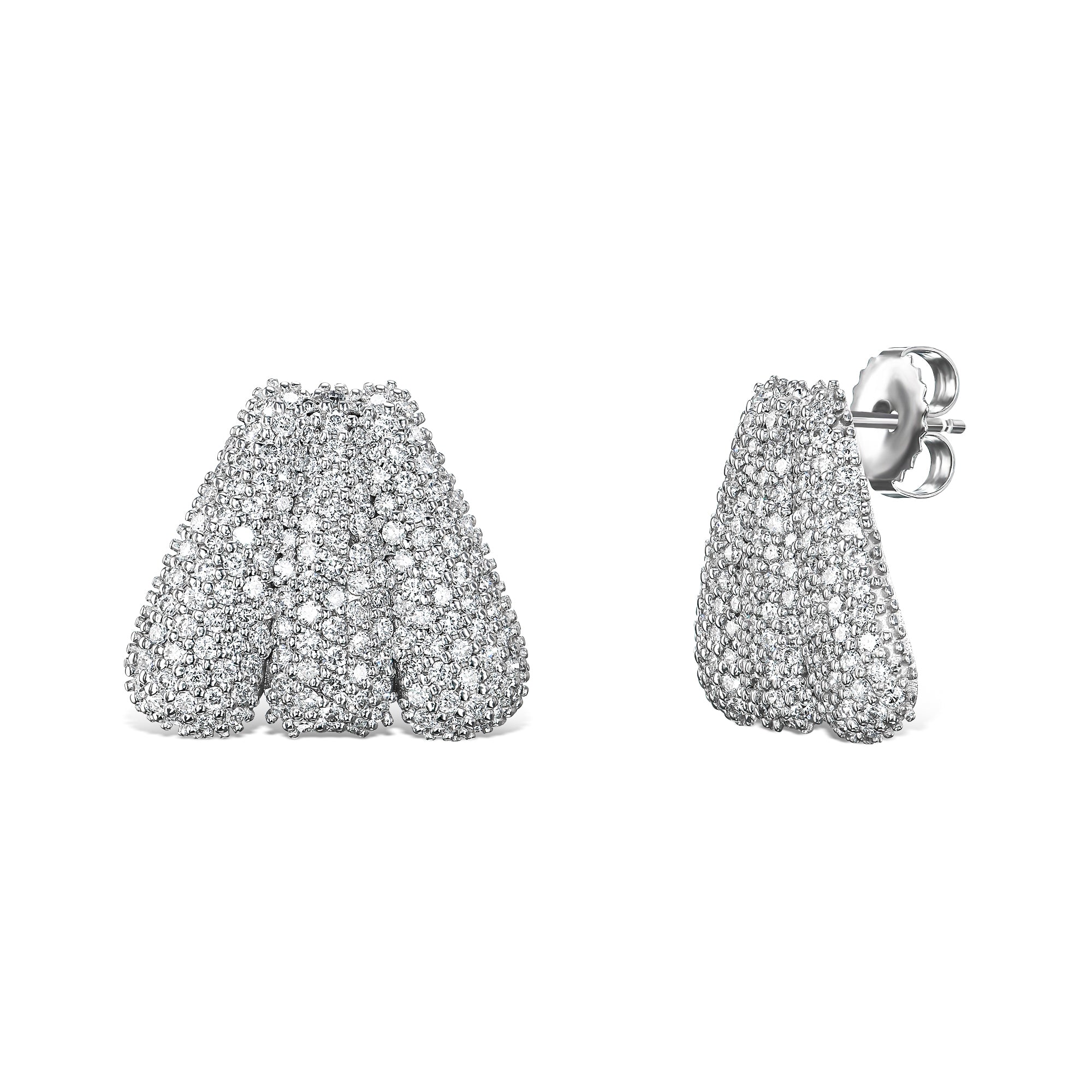 זוג עגילי צדף משובצות יהלומים