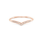 טבעת וי יהלומים מנצנצים