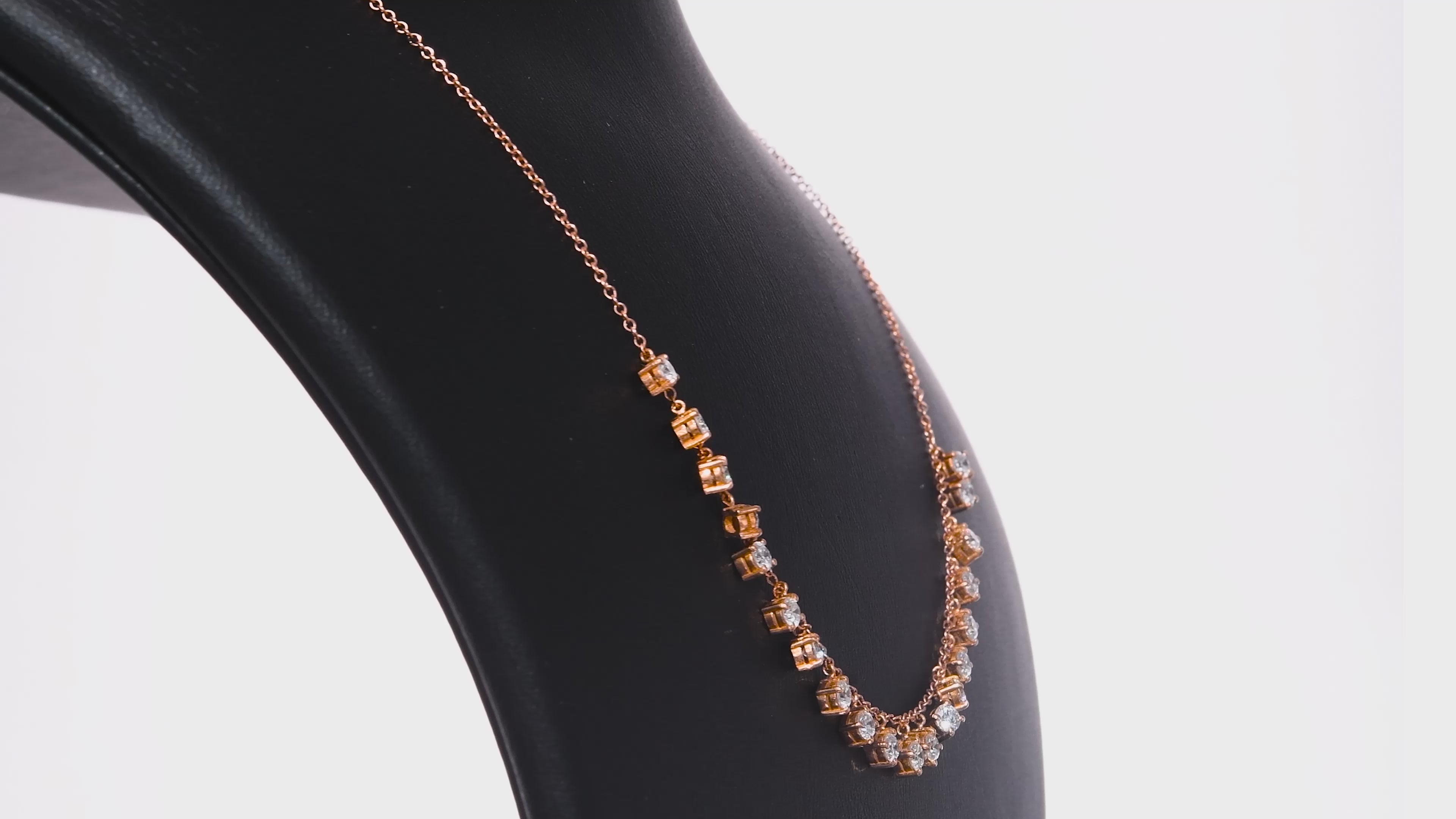 תליון יהלומים עדין