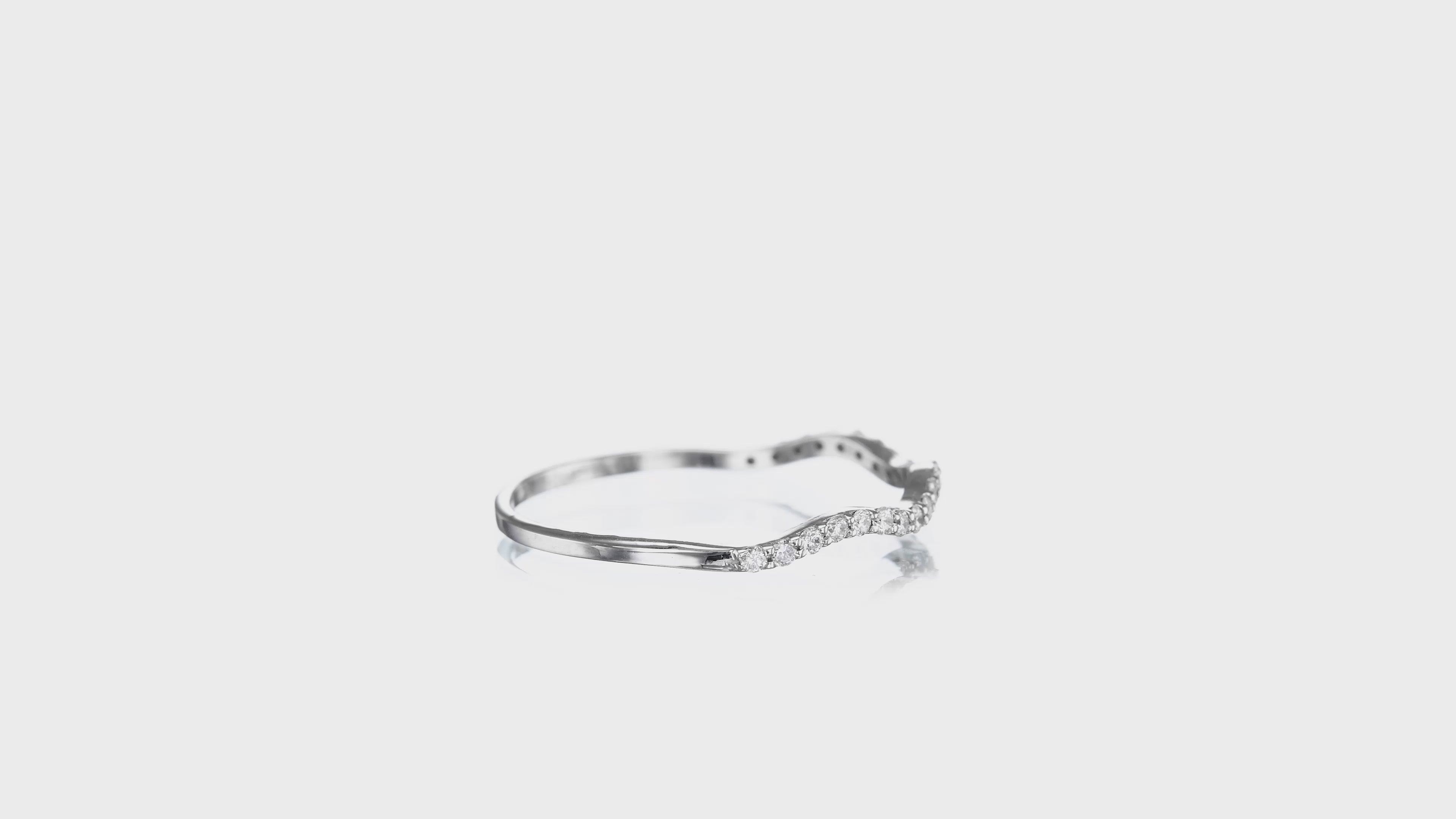 טבעת עדינה טוויסט