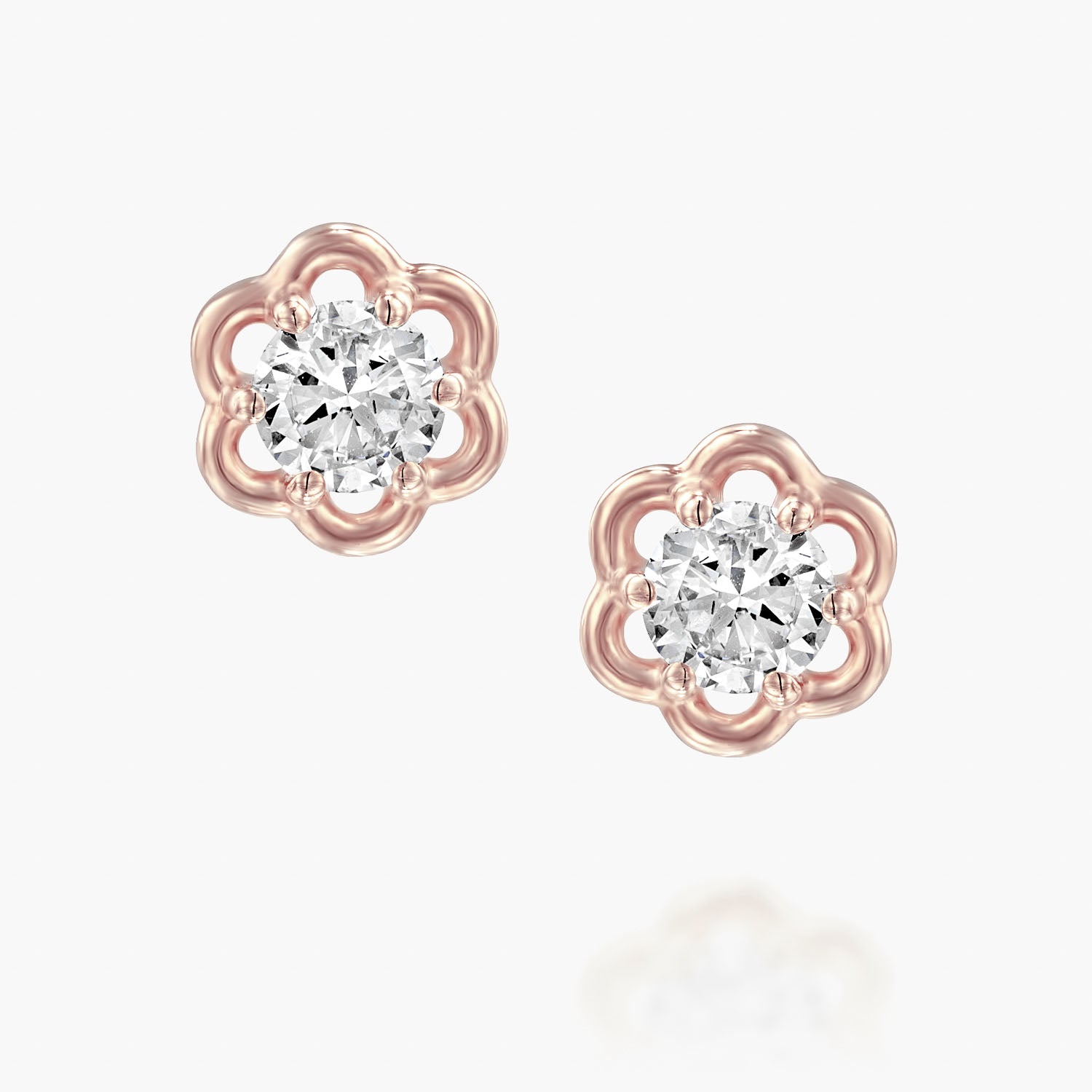 עגילי פרח עם יהלום מרכזי